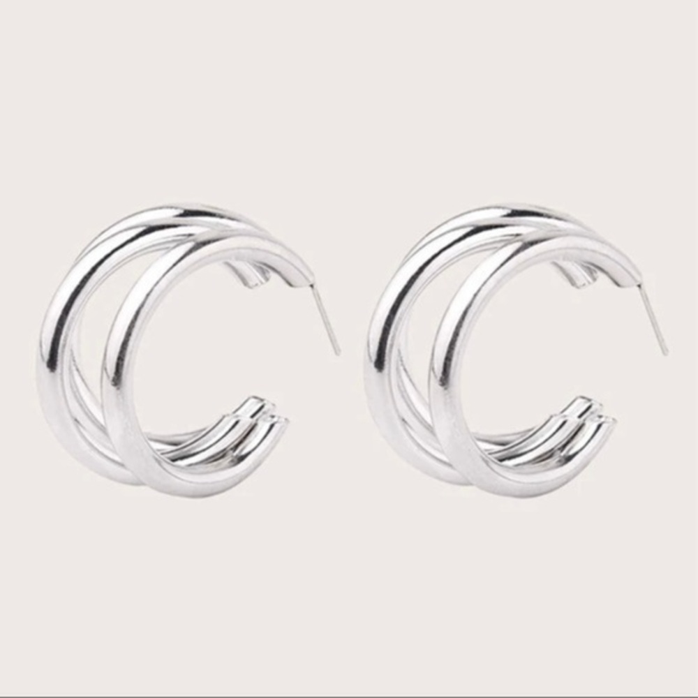 3/$30 🤍 Three Layered Hoop Earrings